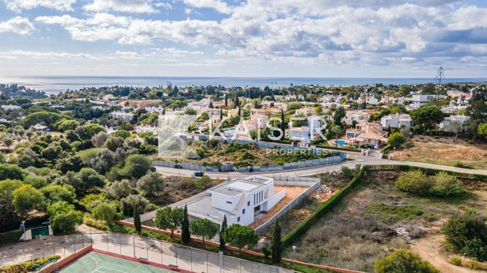 Image No.2-4 Bed Villa for sale