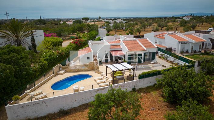 Image No.1-Villa de 3 chambres à vendre à Albufeira