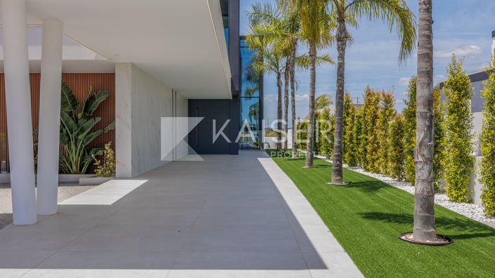 Image No.14-4 Bed Villa for sale