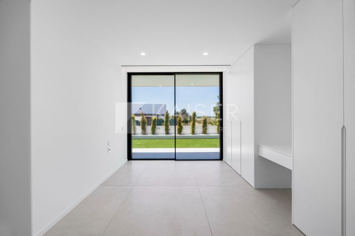 Image No.30-4 Bed Villa for sale