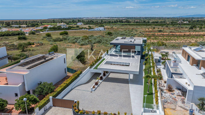 Image No.9-4 Bed Villa for sale