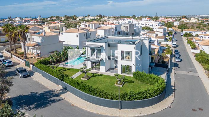 Image No.32-5 Bed Villa for sale
