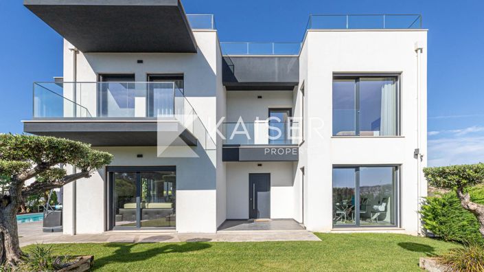 Image No.8-5 Bed Villa for sale
