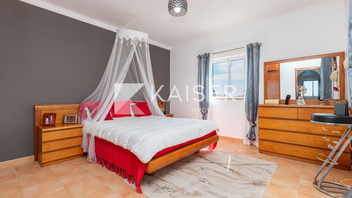 Image No.17-3 Bed Townhouse for sale