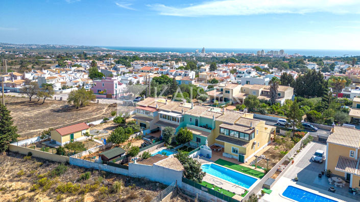 Image No.2-Maison de ville de 3 chambres à vendre à Armação de Pêra