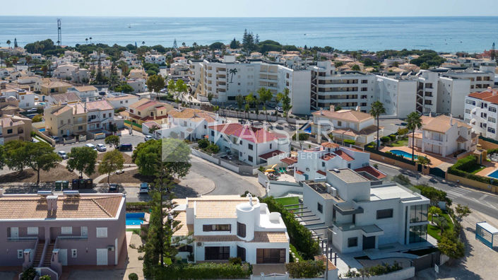 Image No.32-5 Bed Villa for sale