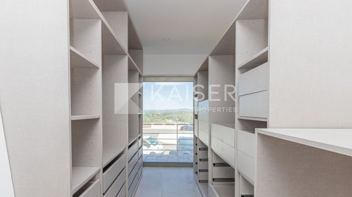 Image No.18-4 Bed Villa for sale