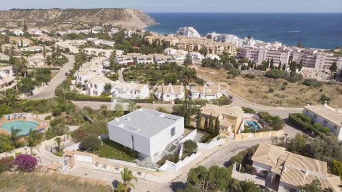 Image No.8-3 Bed Villa for sale