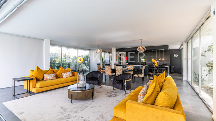 Image No.10-7 Bed Villa for sale