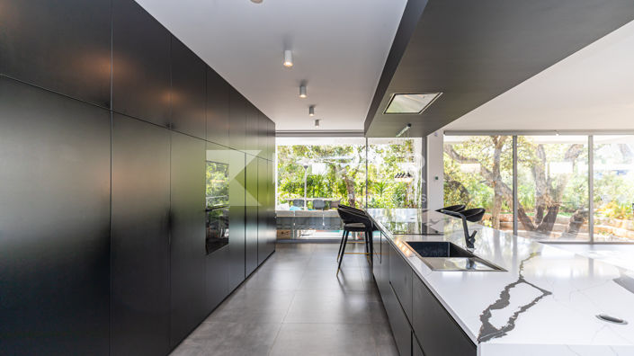 Image No.12-7 Bed Villa for sale