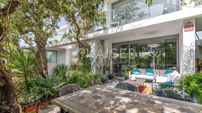 Image No.15-7 Bed Villa for sale