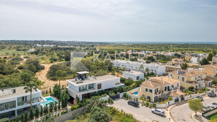 Image No.2-7 Bed Villa for sale