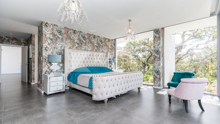 Image No.4-7 Bed Villa for sale