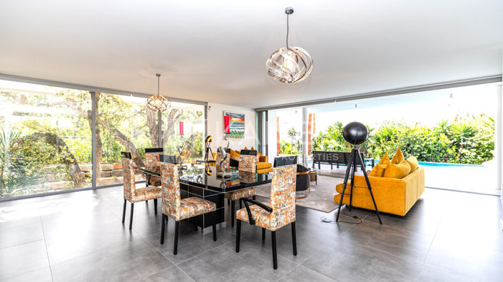 Image No.9-7 Bed Villa for sale