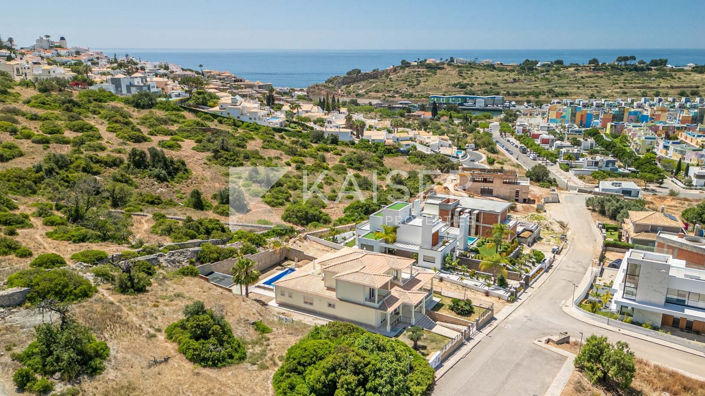 Image No.1-Villa de 4 chambres à vendre à Albufeira