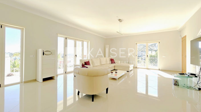 Image No.11-4 Bed Villa for sale