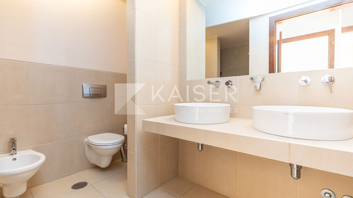 Image No.11-3 Bed Townhouse for sale