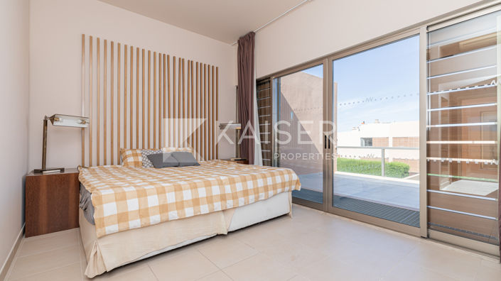 Image No.15-3 Bed Townhouse for sale