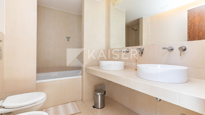 Image No.17-3 Bed Townhouse for sale