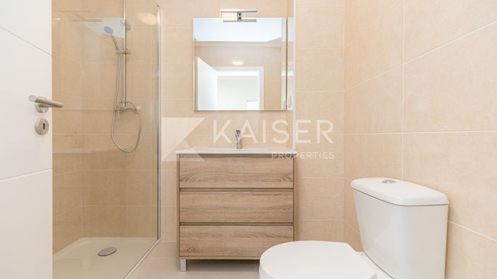 Image No.14-3 Bed Townhouse for sale