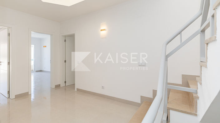 Image No.15-3 Bed Townhouse for sale