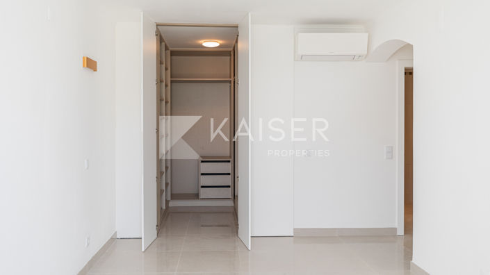 Image No.18-3 Bed Townhouse for sale