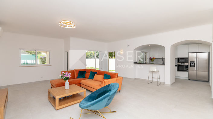 Image No.8-3 Bed Townhouse for sale