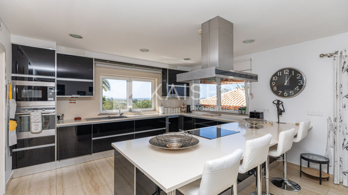 Image No.9-6 Bed Villa for sale