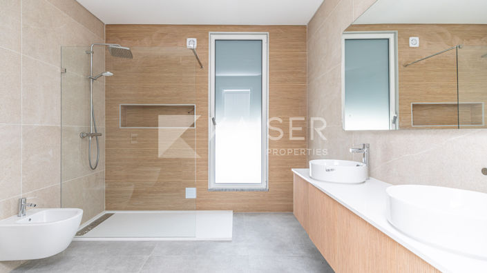 Image No.12-4 Bed Villa for sale