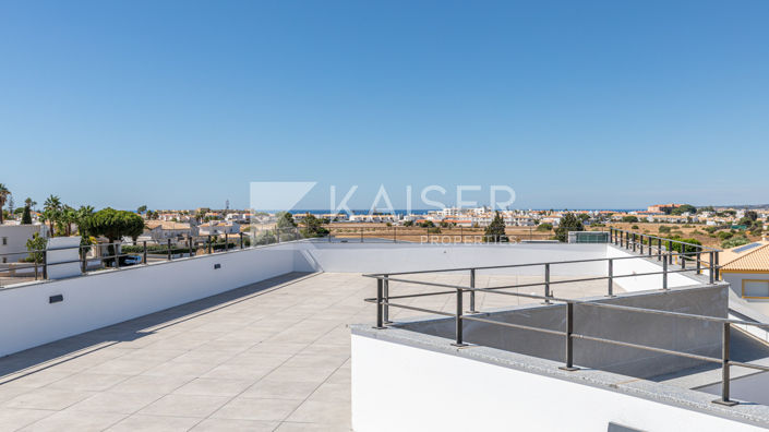 Image No.24-4 Bed Villa for sale