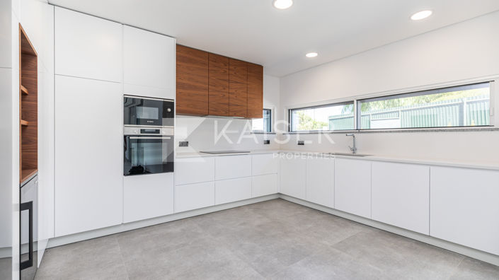 Image No.8-4 Bed Villa for sale