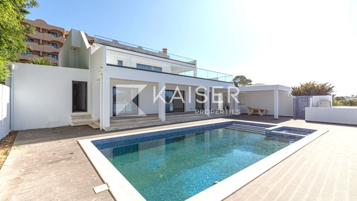 Image No.8-5 Bed Villa for sale