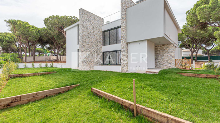 Image No.10-3 Bed Villa for sale