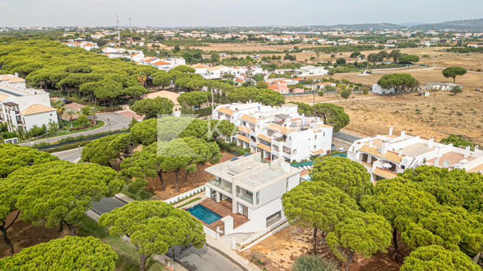 Image No.6-3 Bed Villa for sale