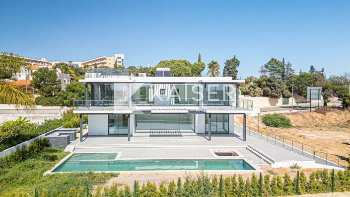 Image No.8-4 Bed Villa for sale