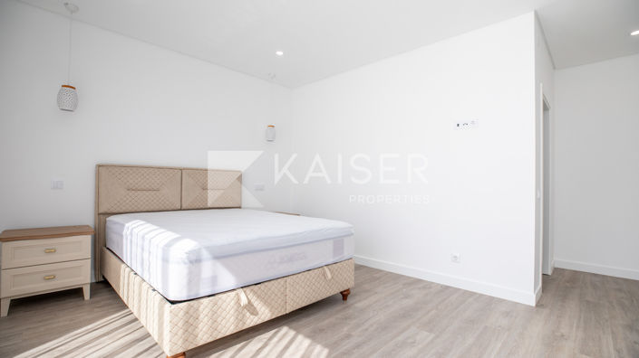 Image No.12-3 Bed Townhouse for sale