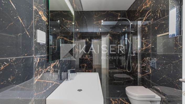 Image No.13-3 Bed Townhouse for sale