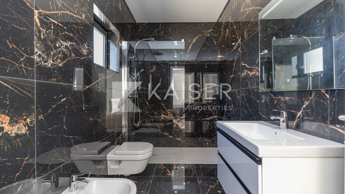 Image No.15-3 Bed Townhouse for sale