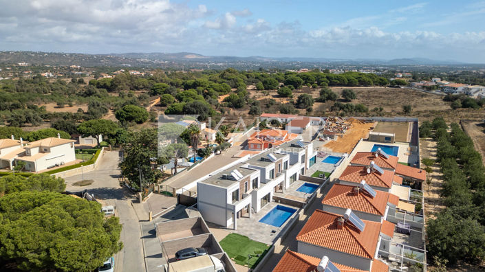 Image No.5-3 Bed Townhouse for sale