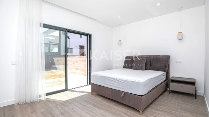 Image No.9-3 Bed Townhouse for sale