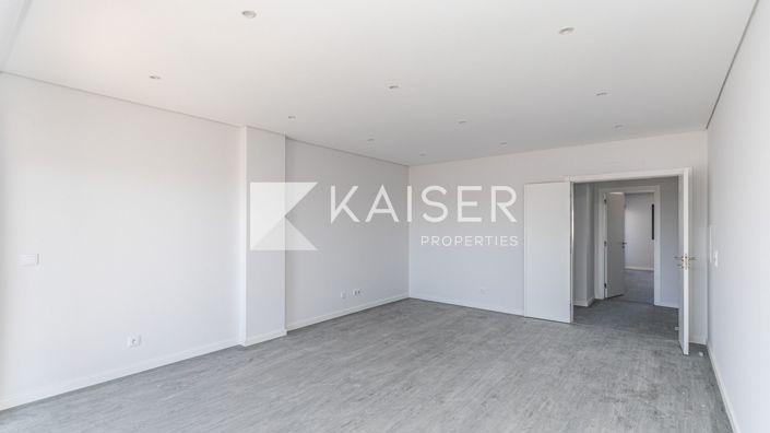 Image No.11-3 Bed Apartment for sale
