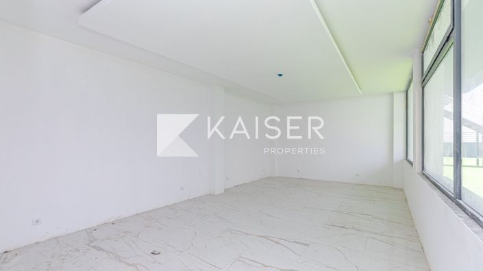 Image No.24-3 Bed Apartment for sale