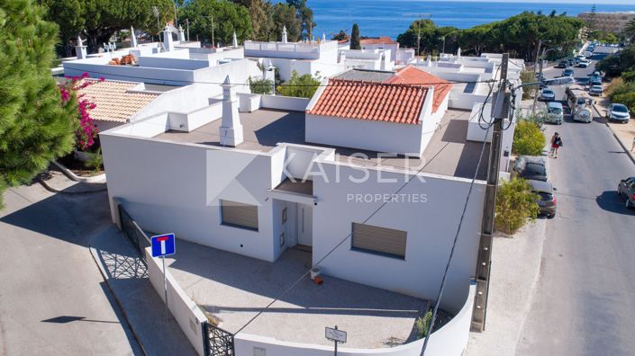 Image No.1-4 Bed Villa for sale