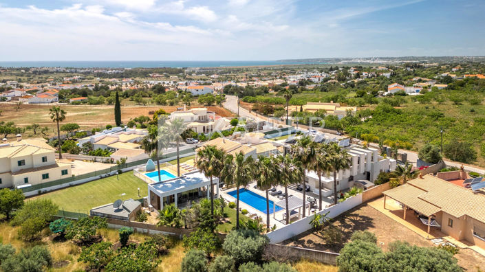 Image No.2-4 Bed Villa for sale