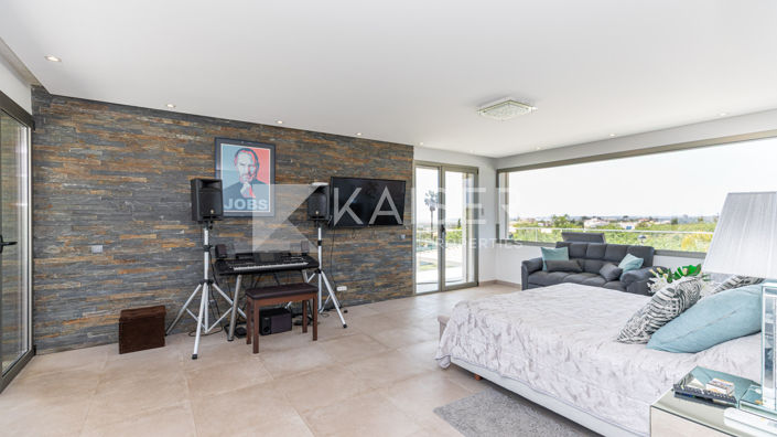 Image No.4-4 Bed Villa for sale