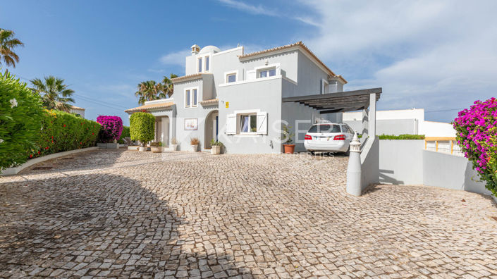 Image No.2-Villa de 4 chambres à vendre à Albufeira