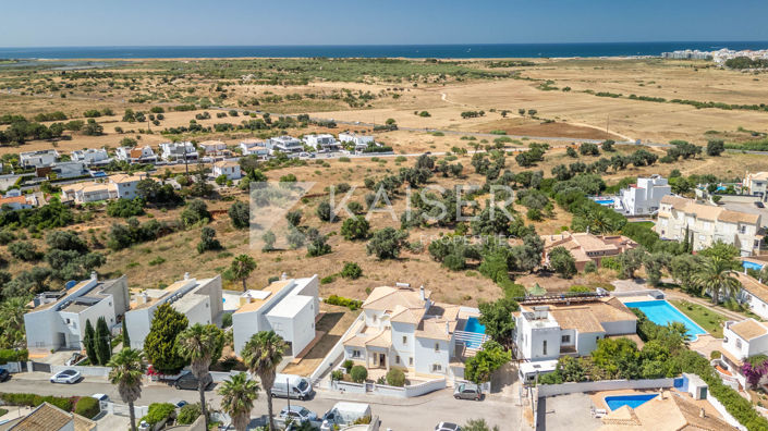 Image No.2-5 Bed Villa for sale