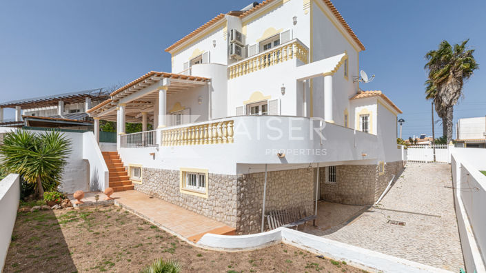 Image No.8-5 Bed Villa for sale