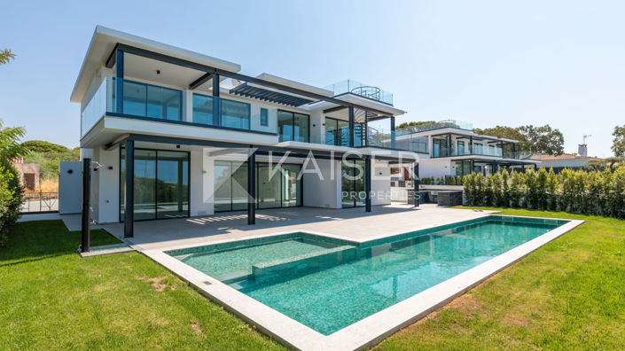 Image No.1-4 Bed Villa for sale
