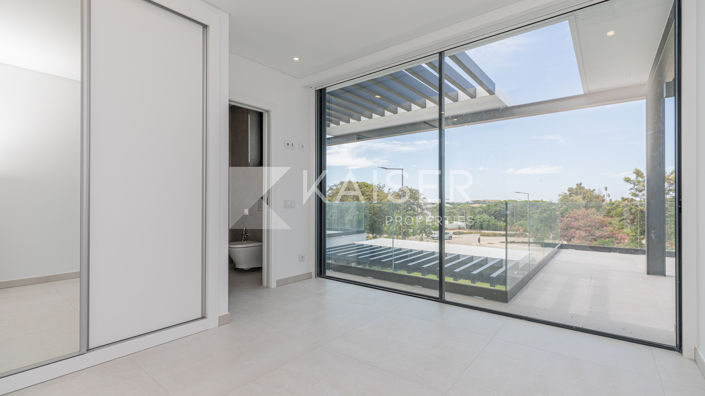 Image No.20-4 Bed Villa for sale